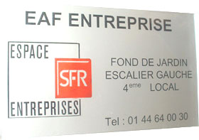 Plaque professionnel  argent gravure noire et rouge