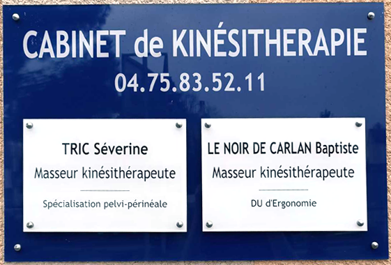 Support plexiglass couleur avec gravure du support