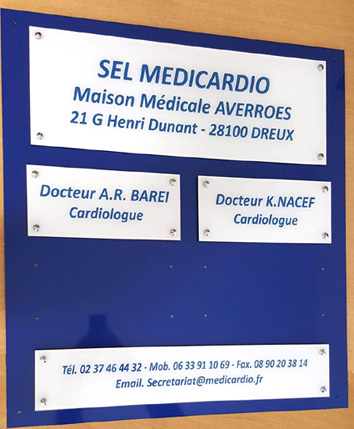 Support plexiglass couleur bleu+ plaques blanche