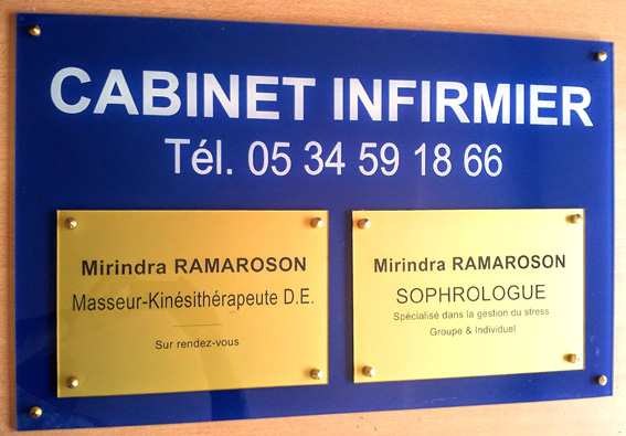 Support pour plusieurs plaques plexiglass fum&eacute;